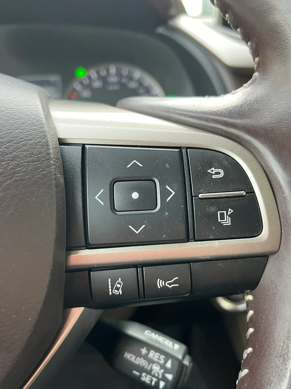 Lexus RX - фото 29