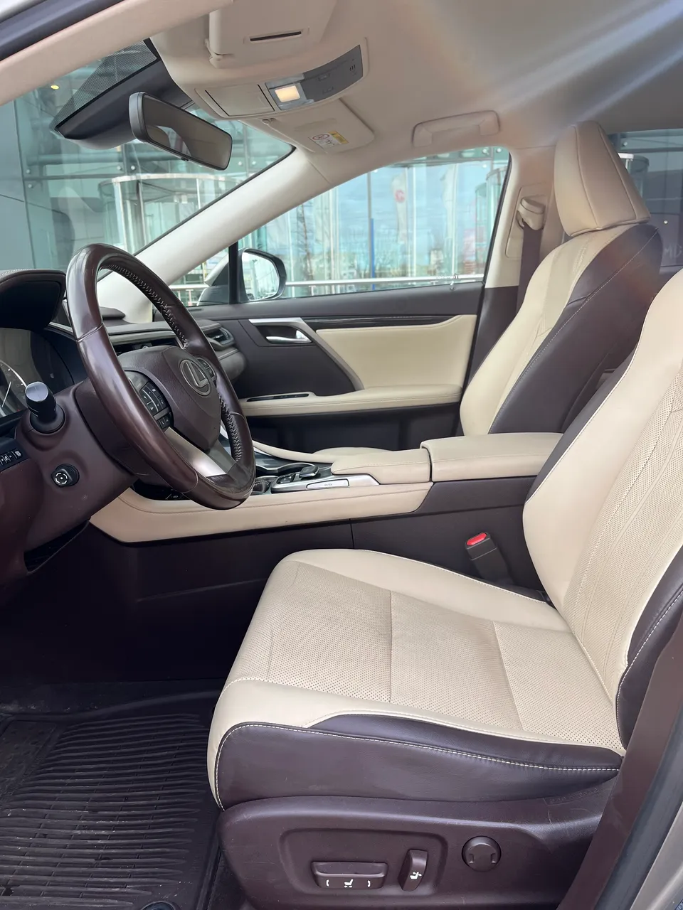 Lexus RX - фото 26