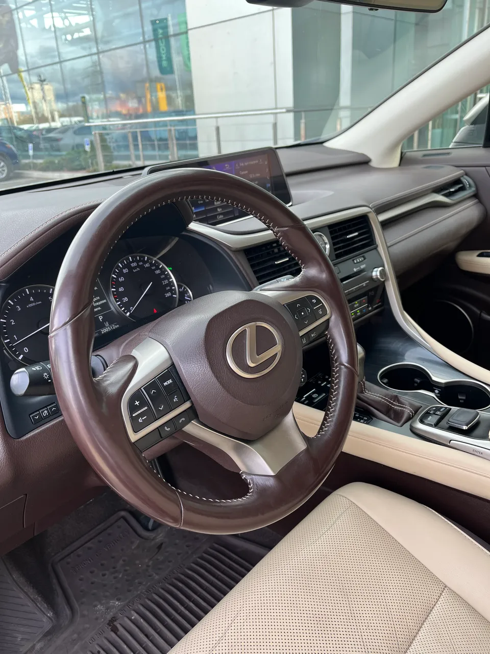 Lexus RX - фото 23