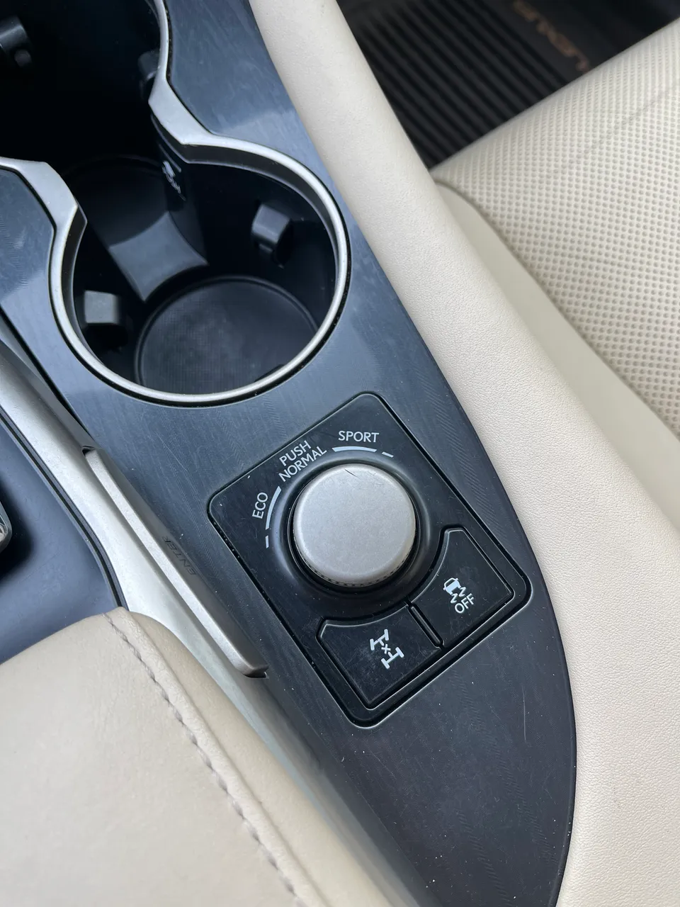 Lexus RX - фото 34