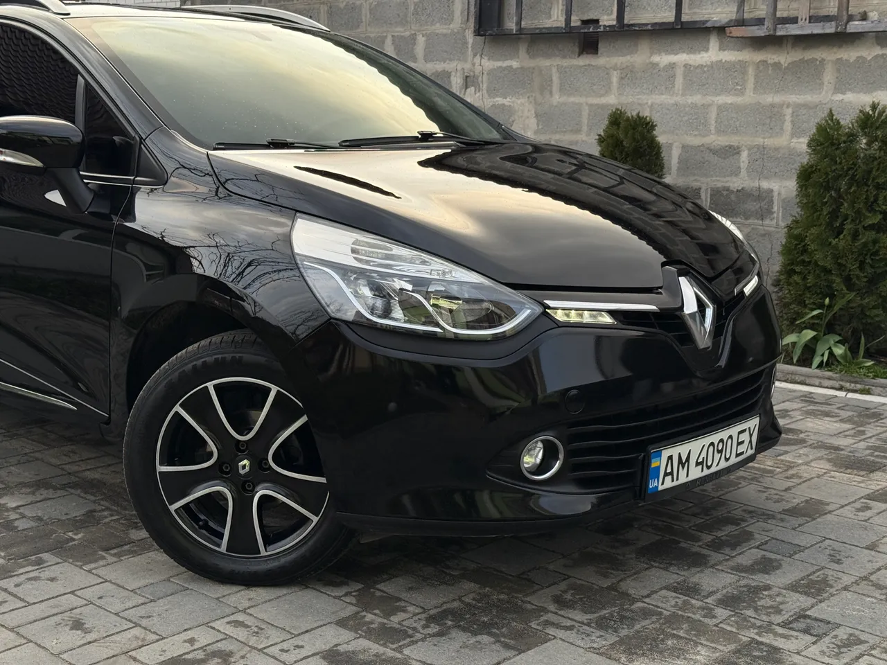 Renault Clio - фото 11