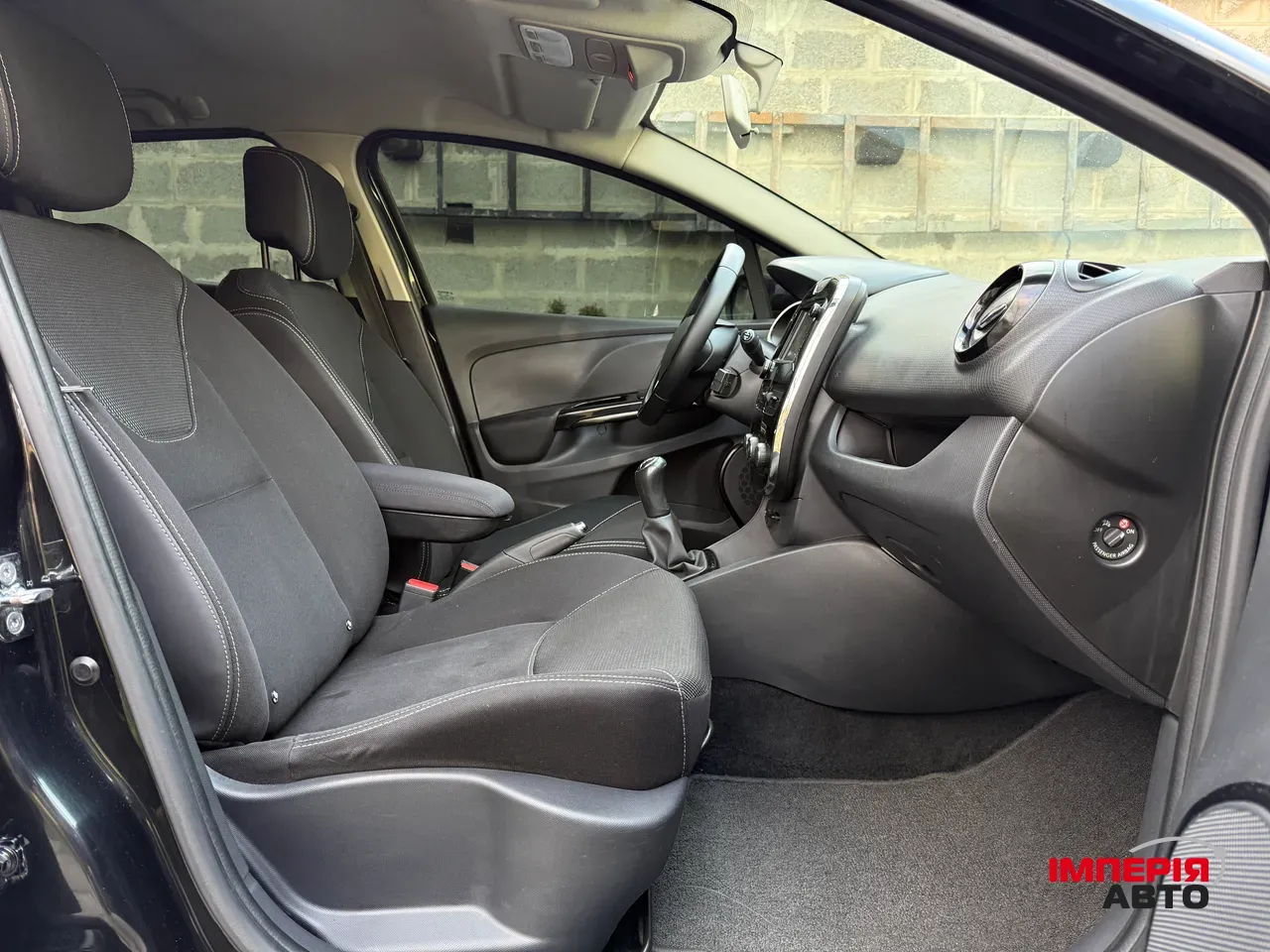 Renault Clio - фото 21