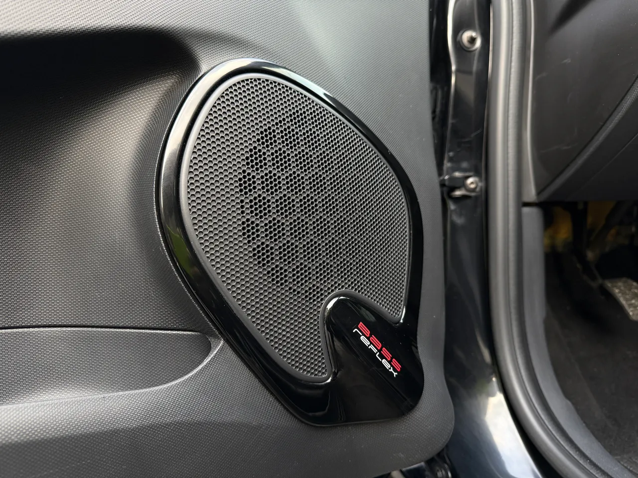 Renault Clio - фото 17