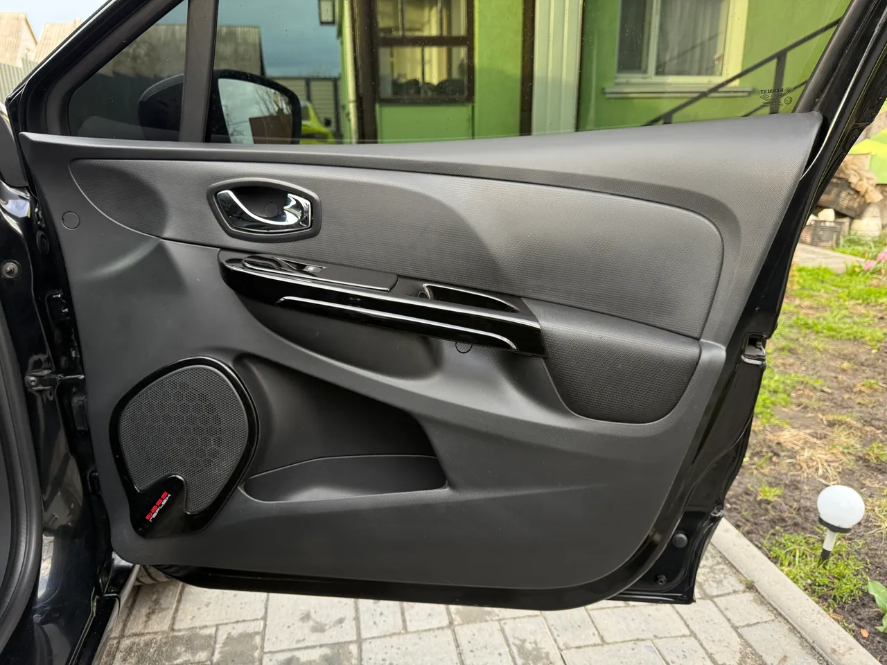 Renault Clio - фото 20