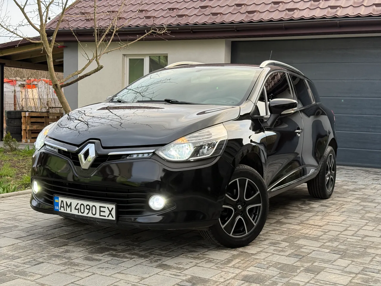 Renault Clio - фото 10