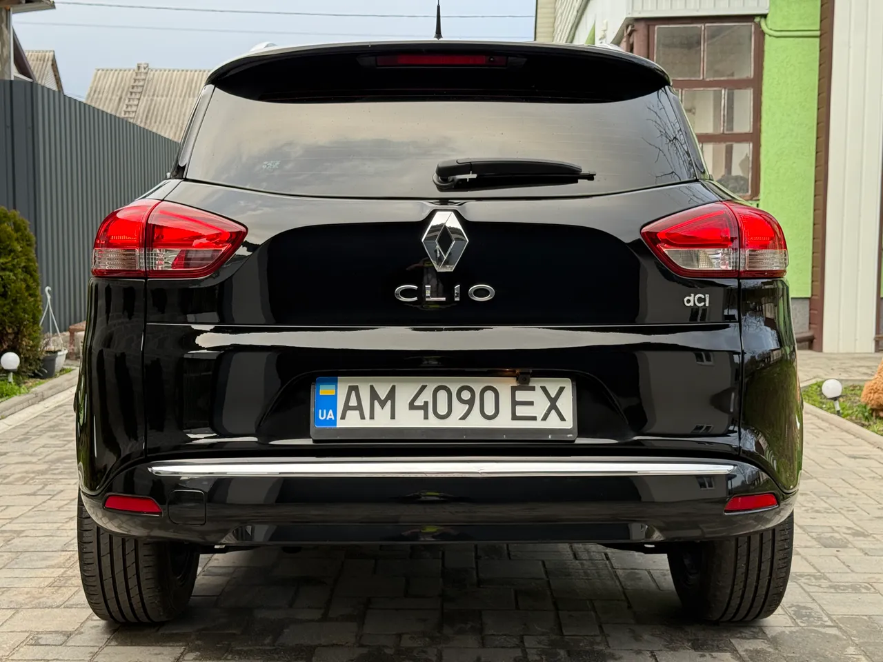 Renault Clio - фото 8