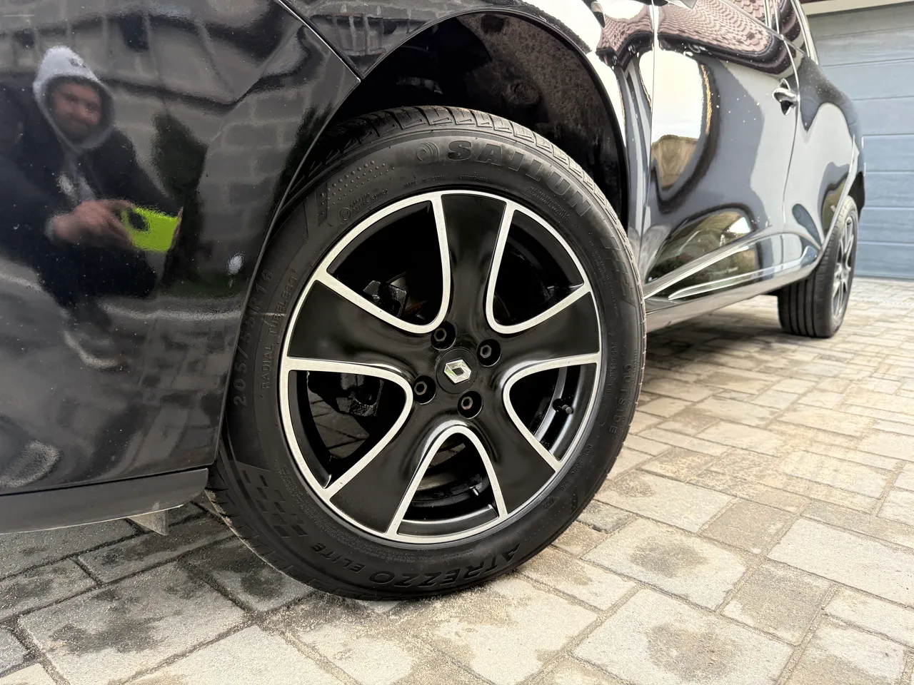 Renault Clio - фото 12