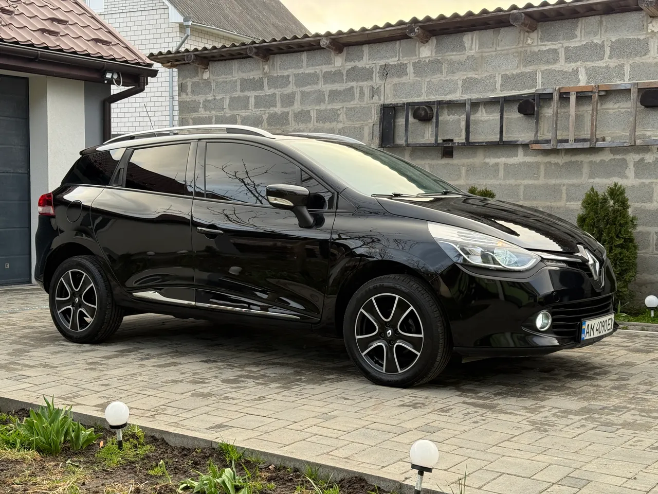 Renault Clio - фото 5