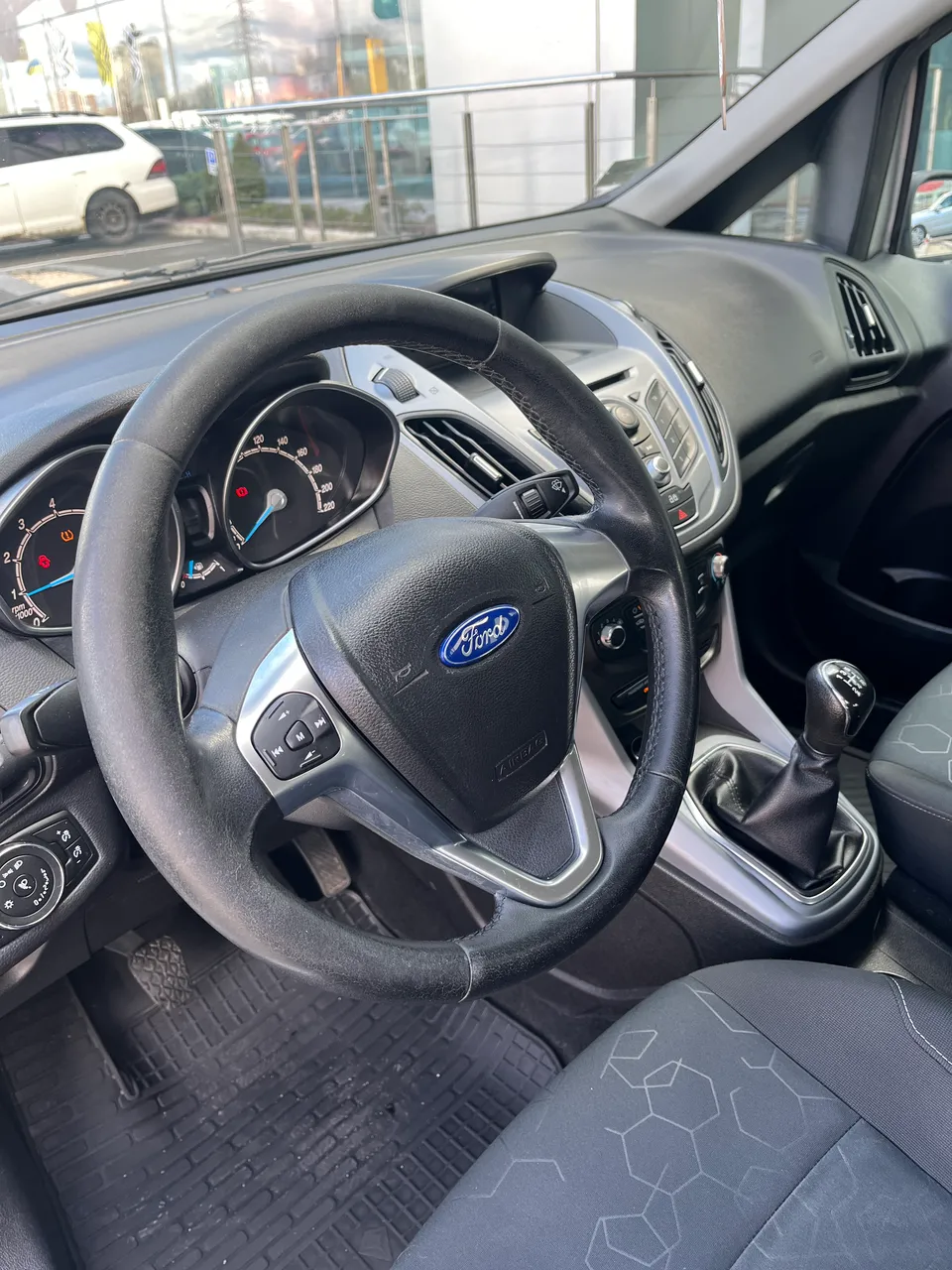 Ford B-MAX - фото 18