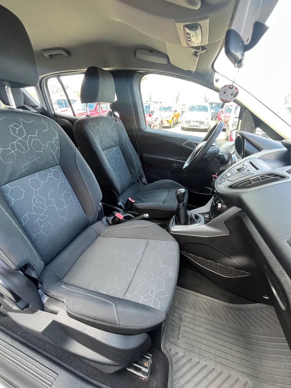 Ford B-MAX - фото 10