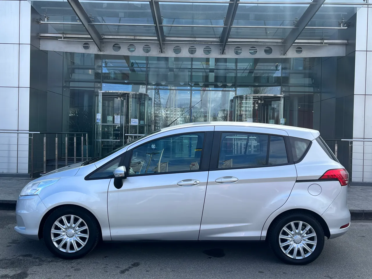 Ford B-MAX - фото 17