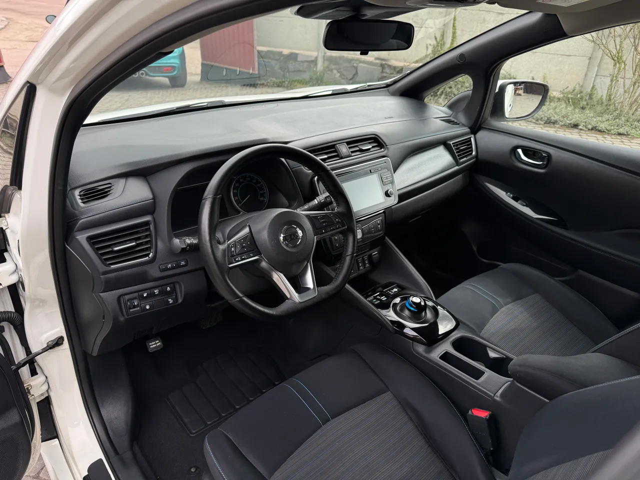 Nissan Leaf - фото 17