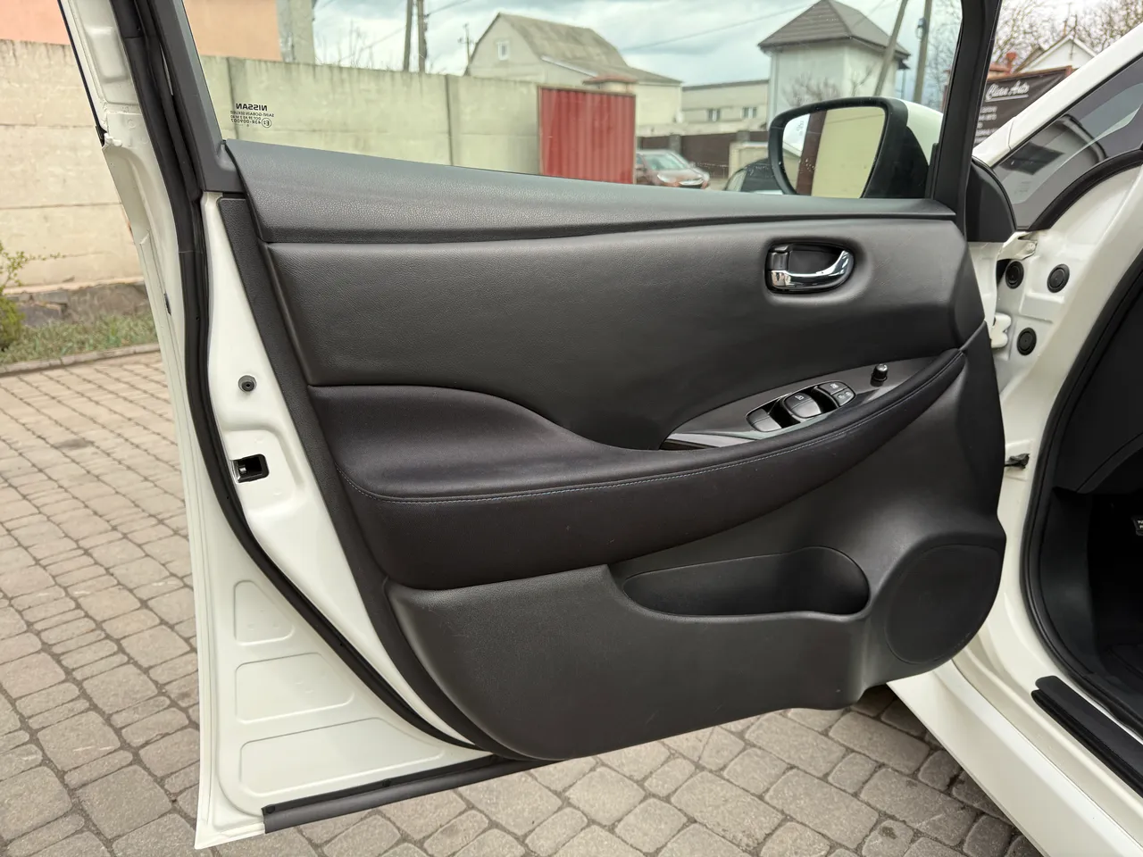 Nissan Leaf - фото 16