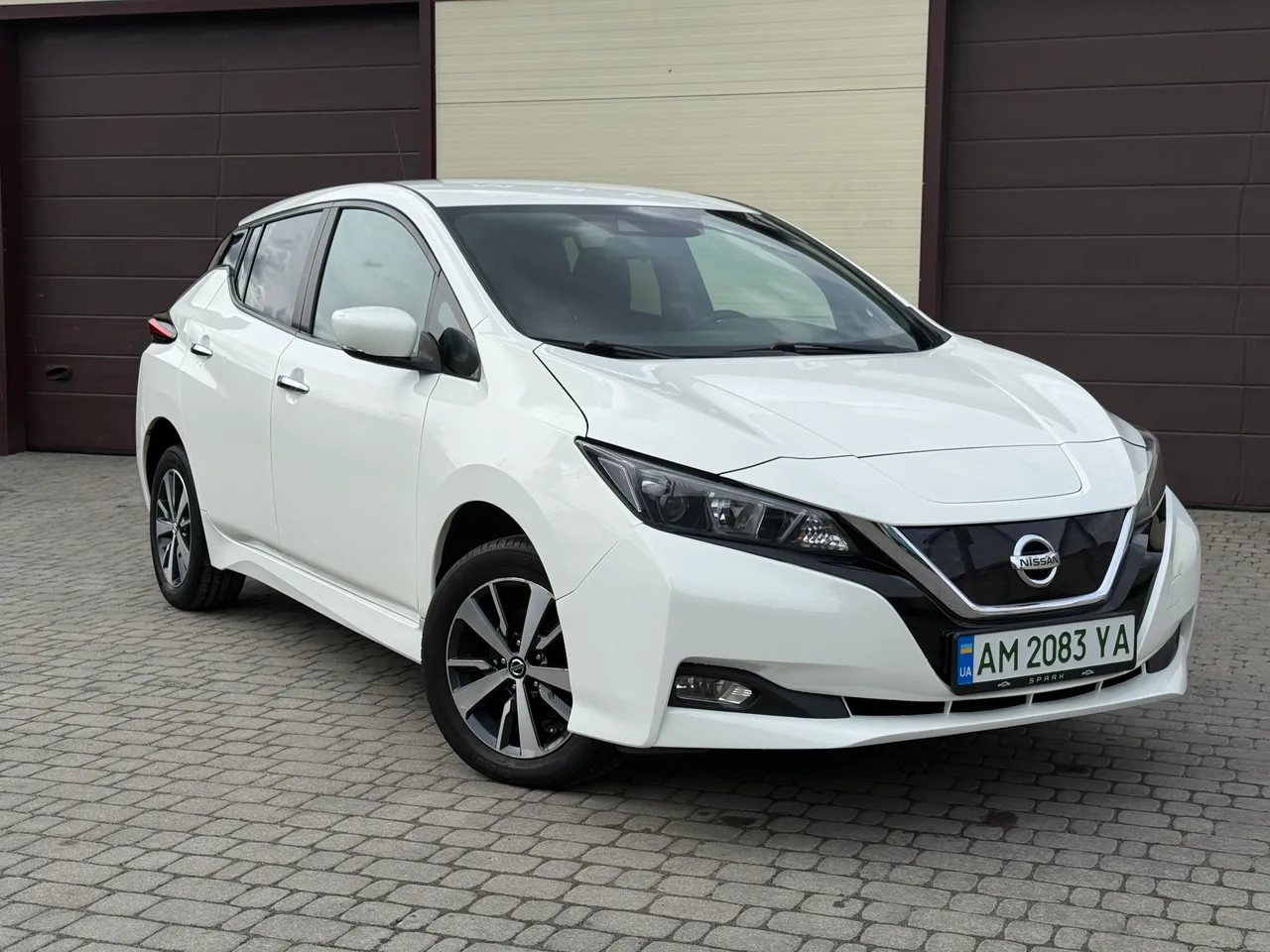 Nissan Leaf - фото 2