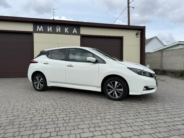 Nissan Leaf - фото 5