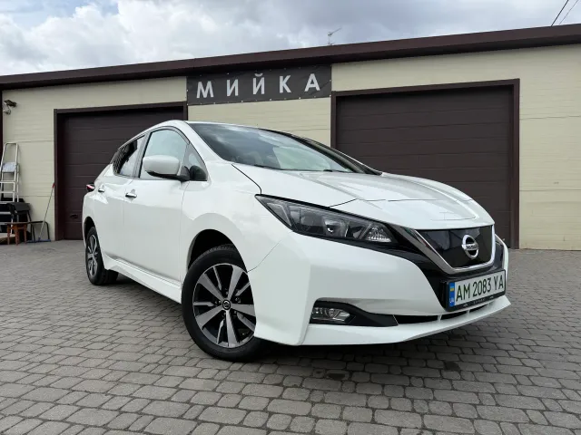 Nissan Leaf - фото 1