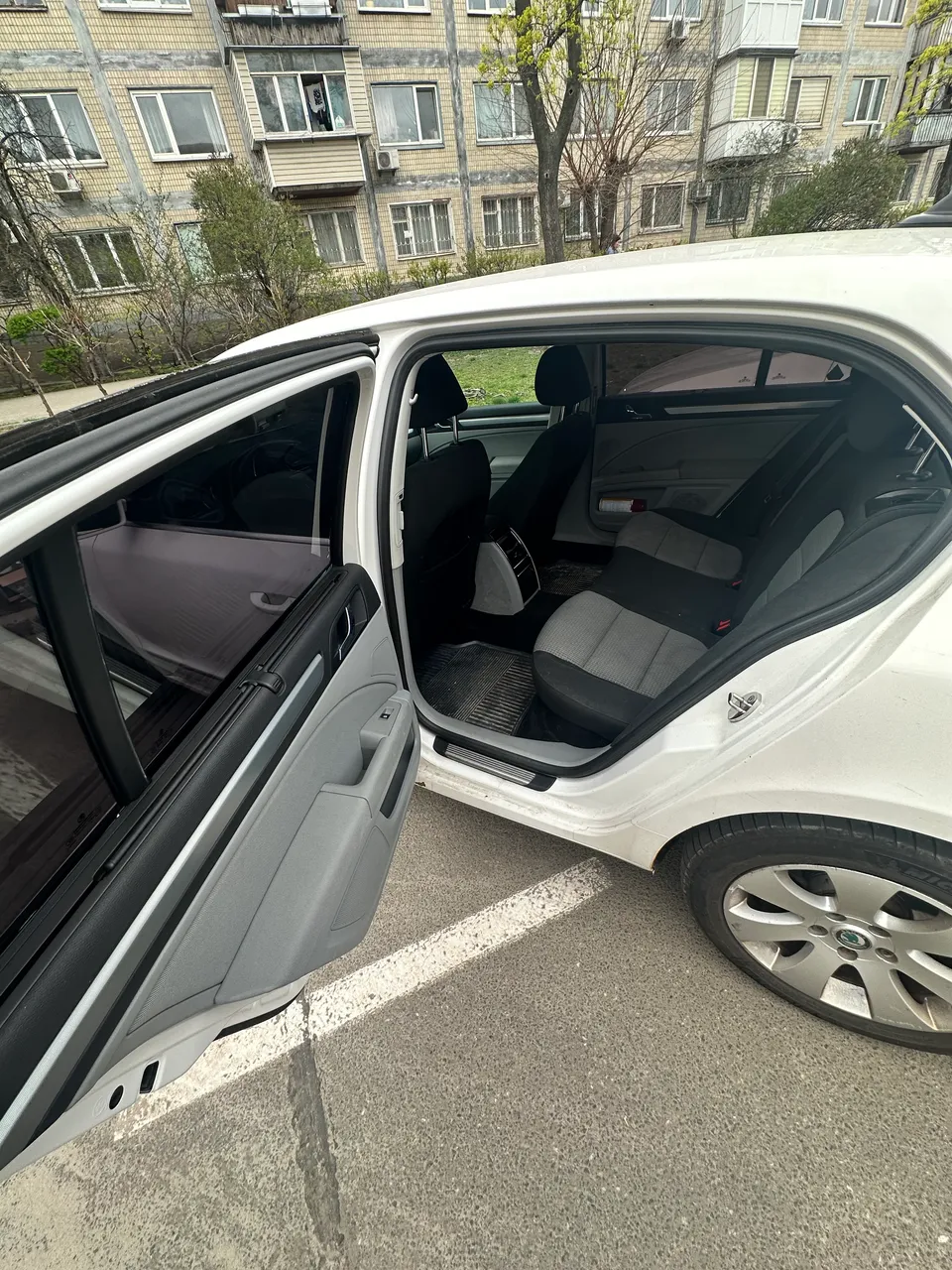 Skoda Superb - фото 9