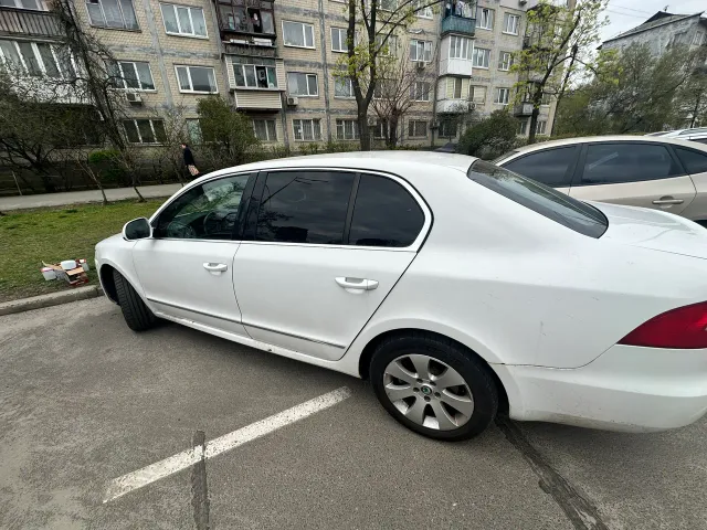 Skoda Superb - фото 2