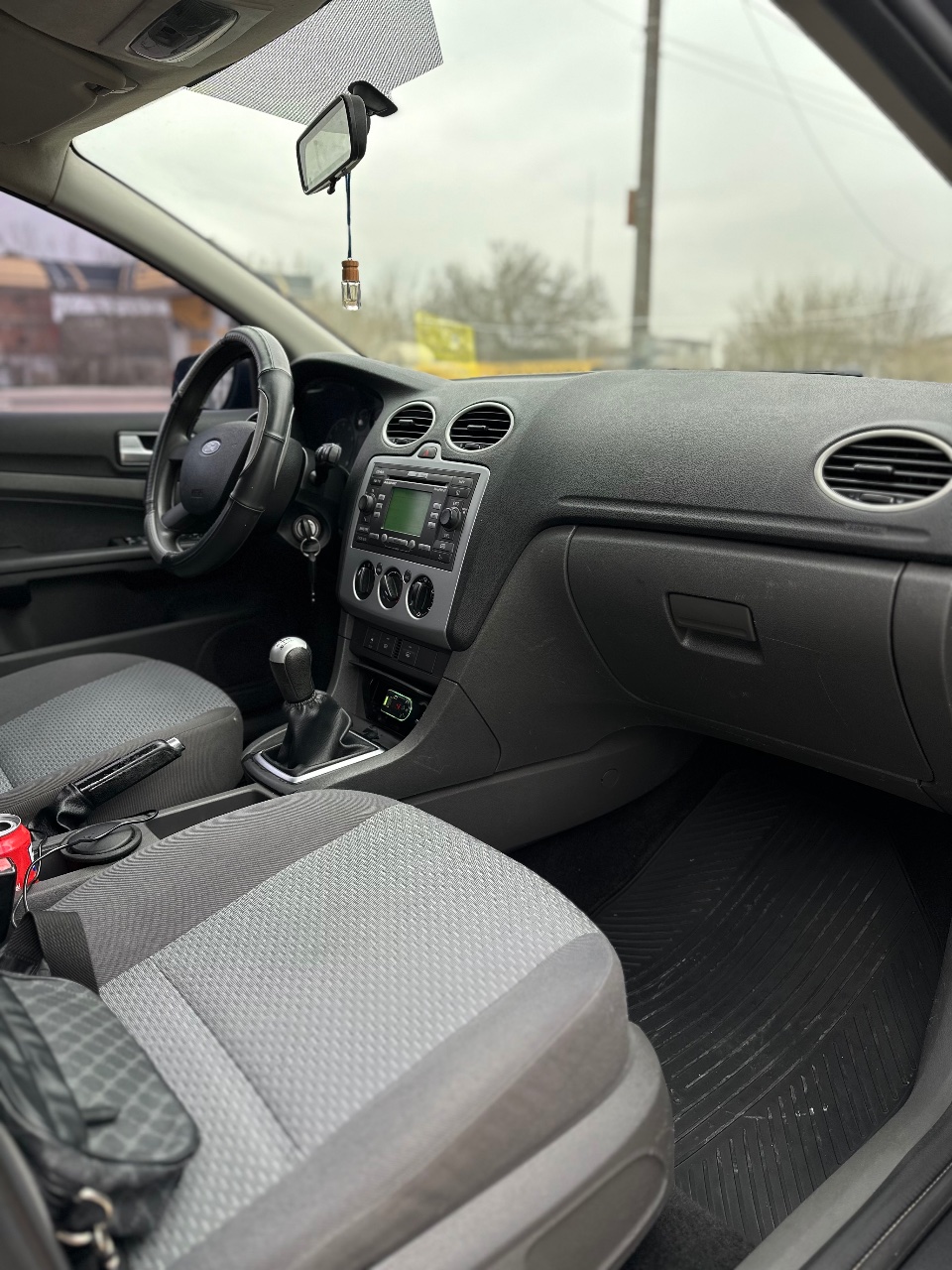 Ford Focus - фото 6