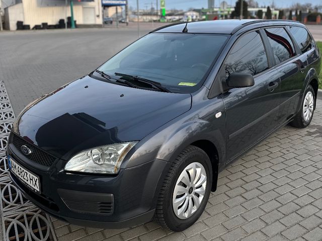 Ford Focus - фото 1