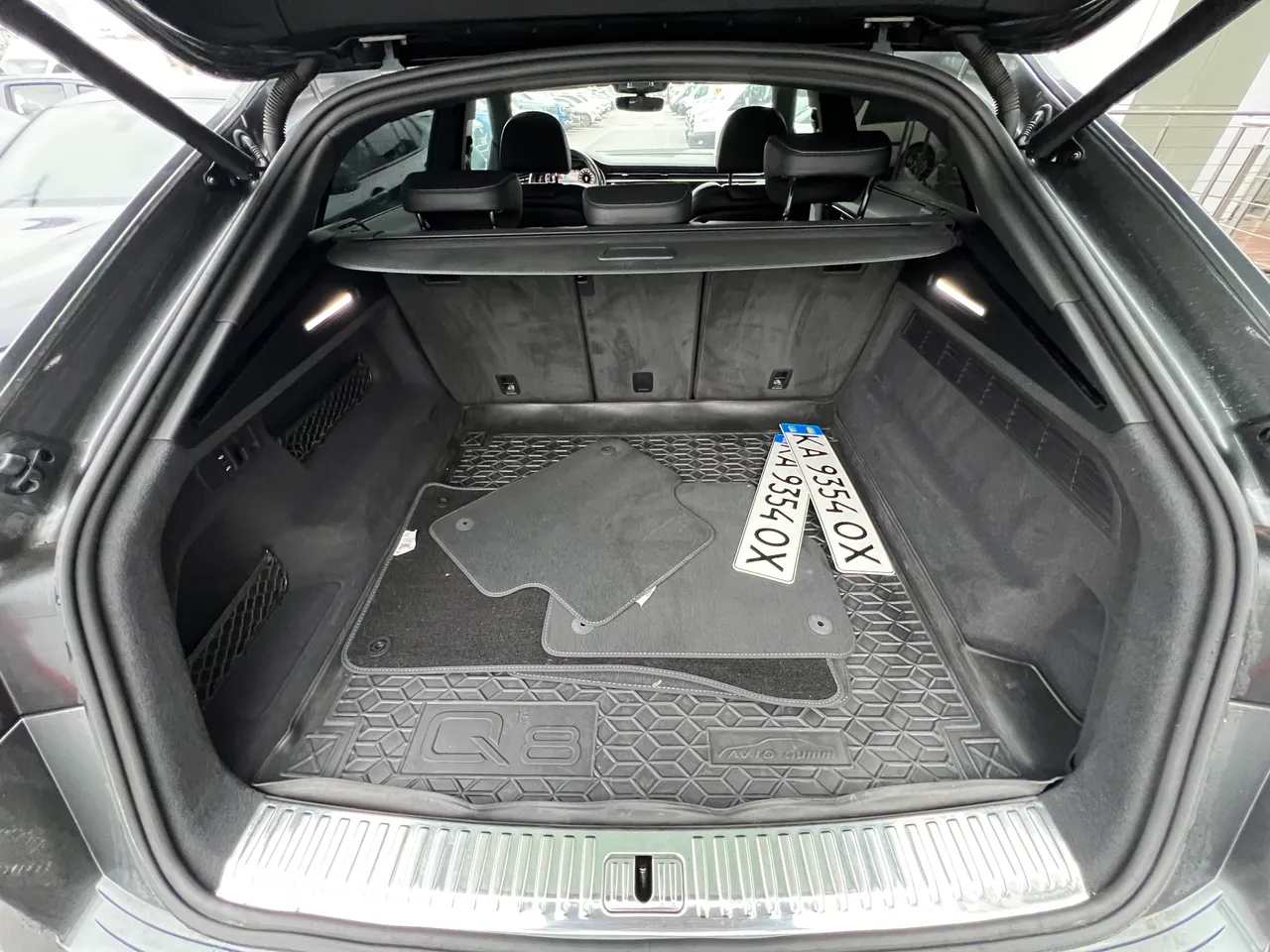 Audi Q8 - фото 34