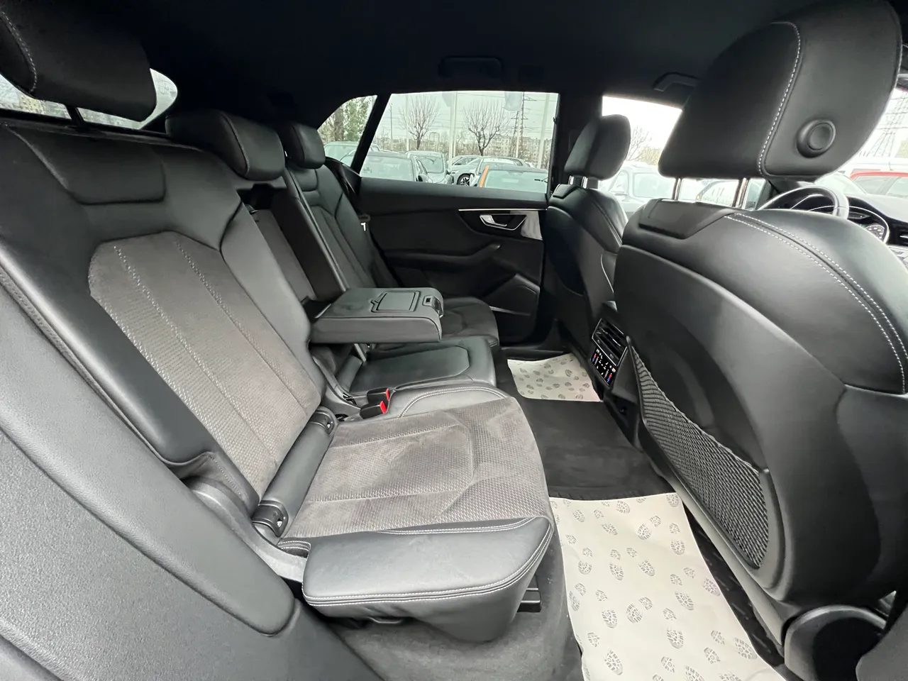 Audi Q8 - фото 29