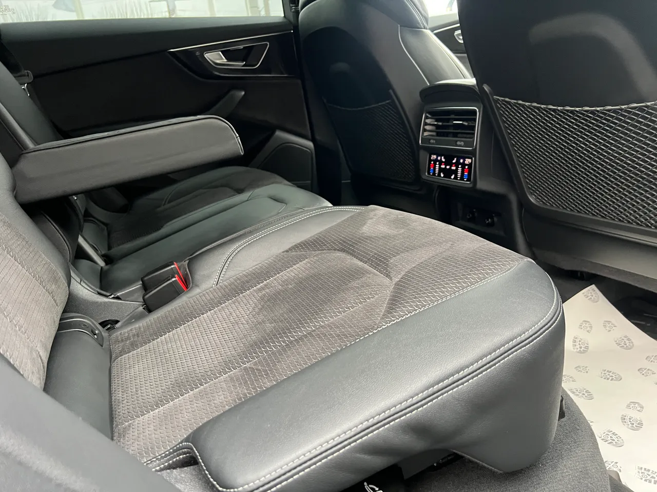 Audi Q8 - фото 30