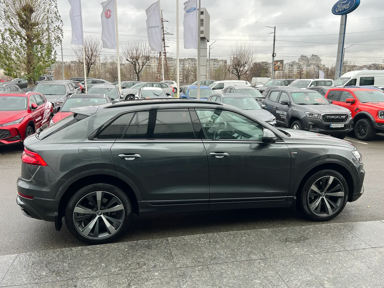 Audi Q8 - фото 19