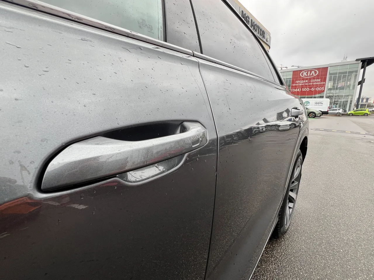 Audi Q8 - фото 12