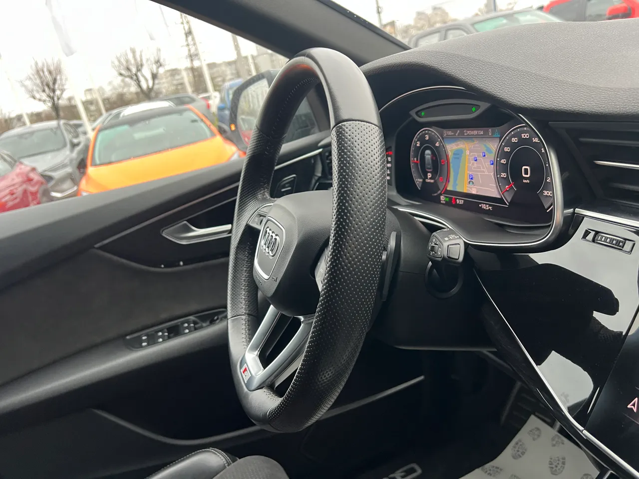 Audi Q8 - фото 26