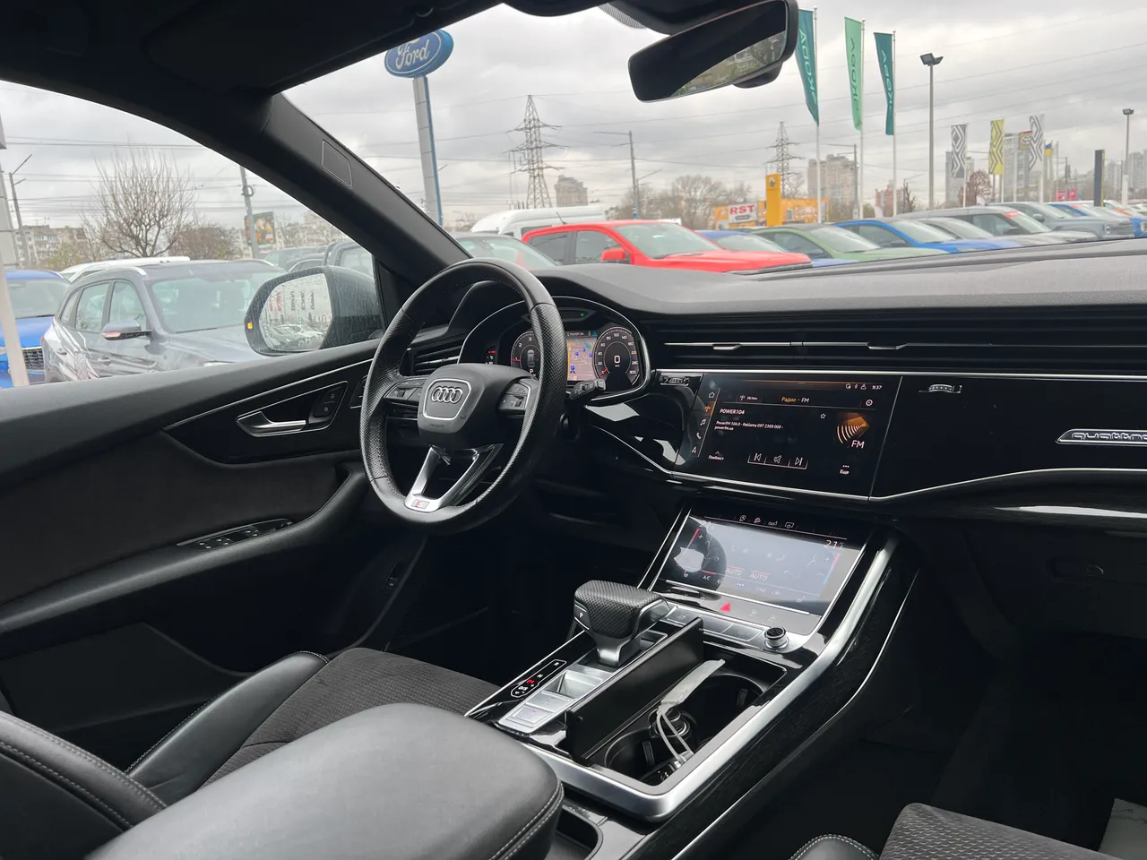 Audi Q8 - фото 32