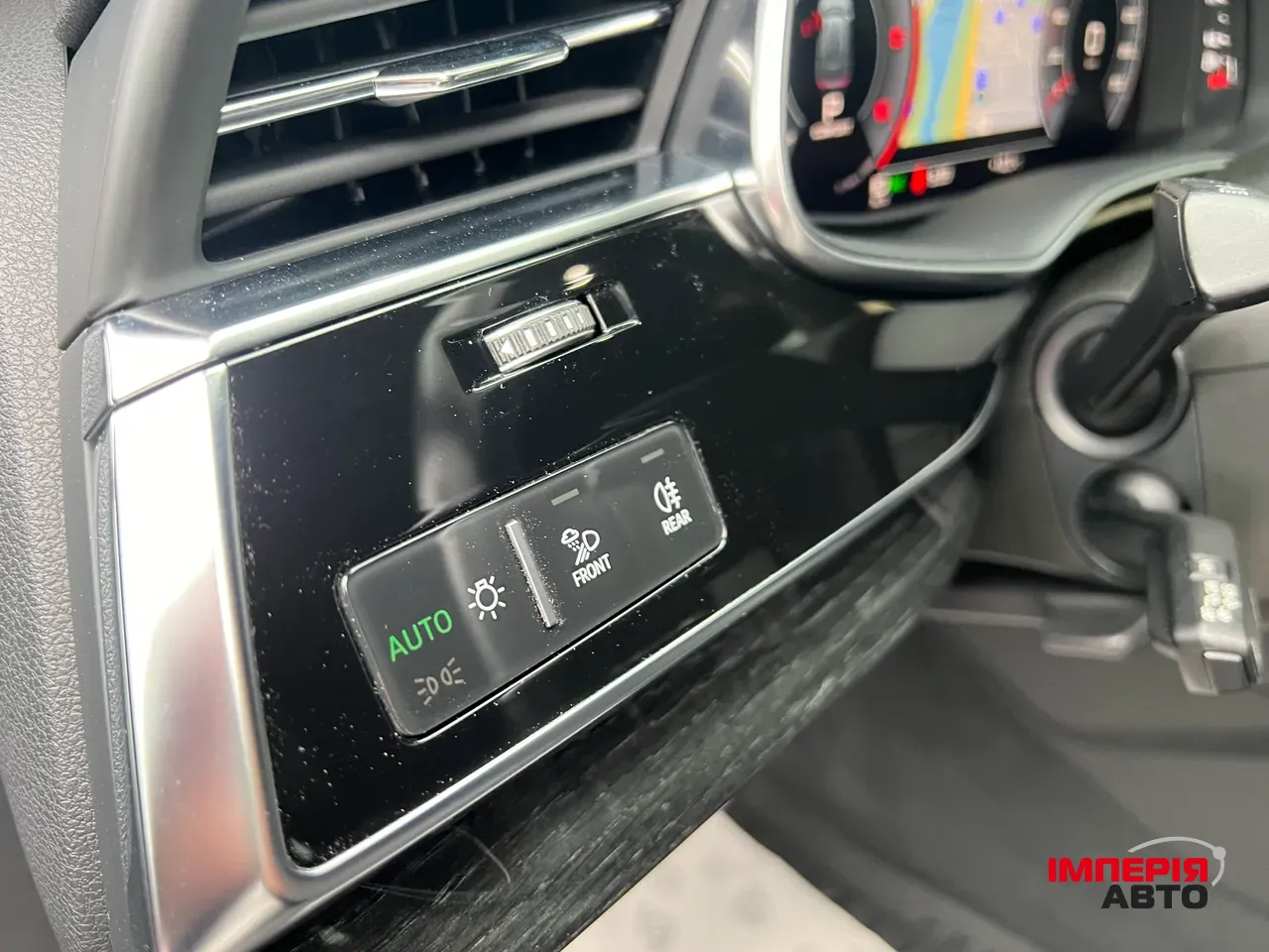 Audi Q8 - фото 46