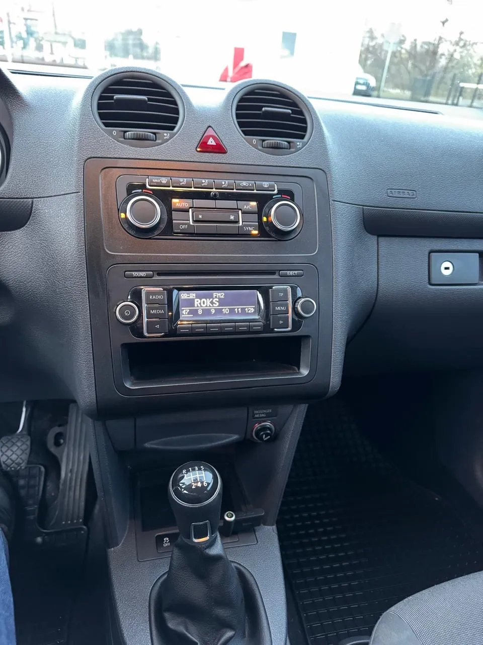 Volkswagen Caddy - фото 12