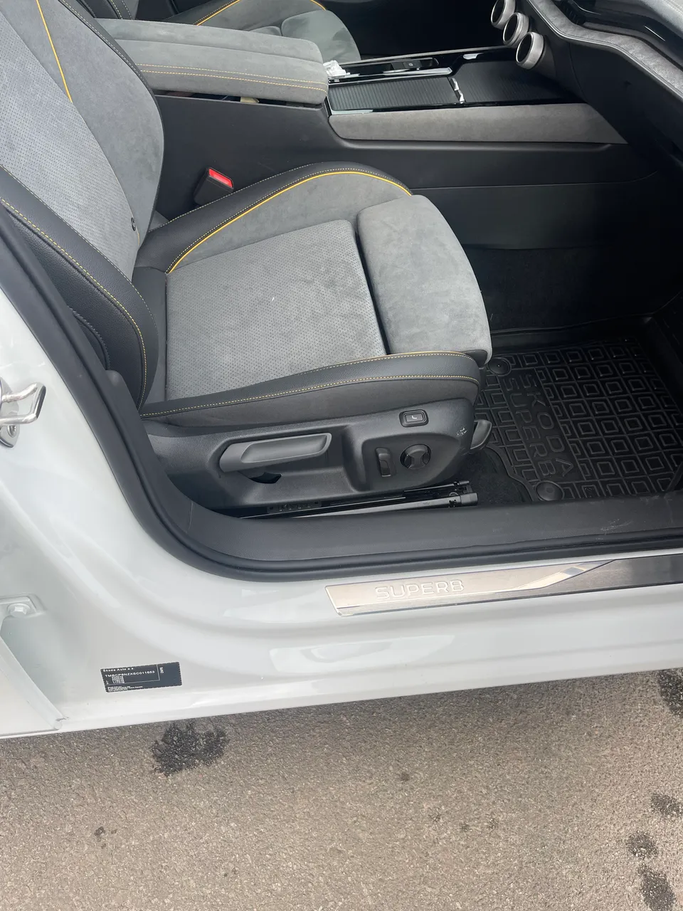 Skoda Superb - фото 11
