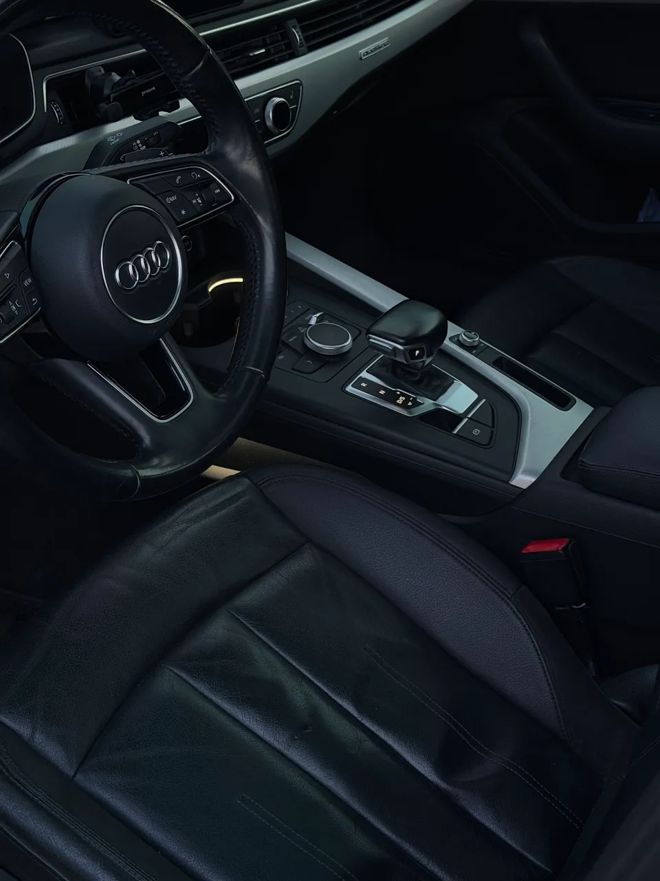 Audi A4 - фото 17