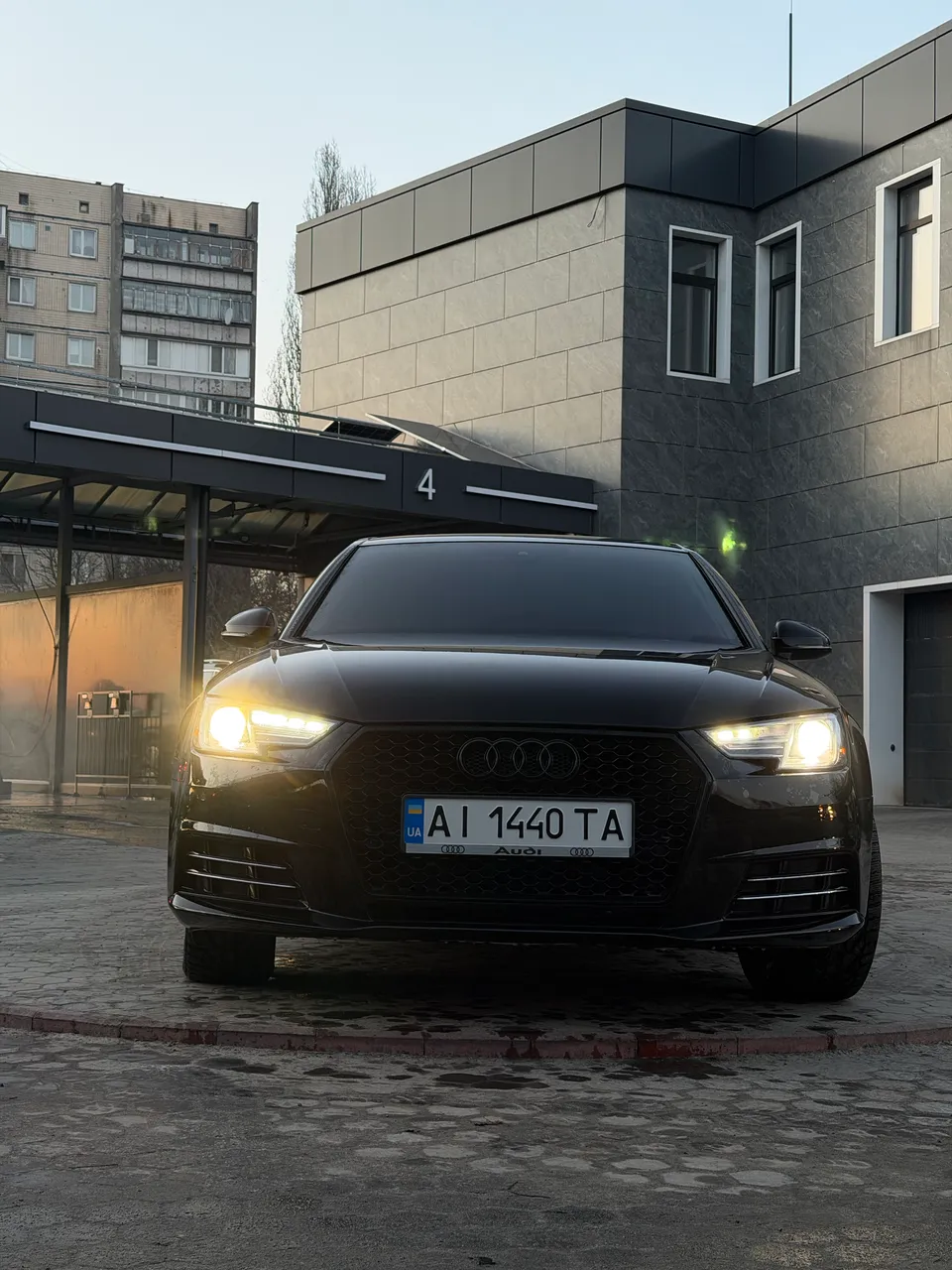 Audi A4 - фото 5