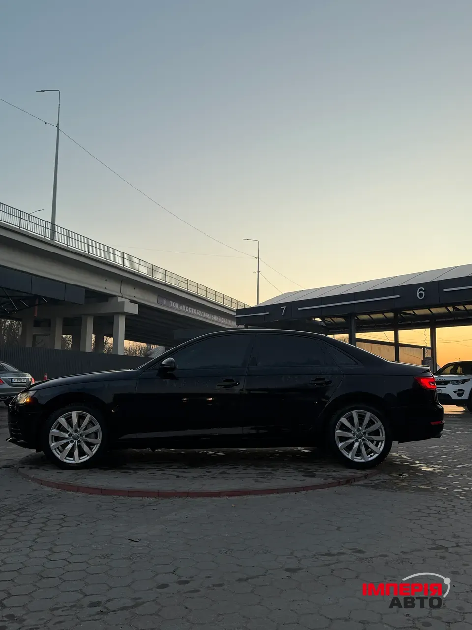 Audi A4 - фото 7