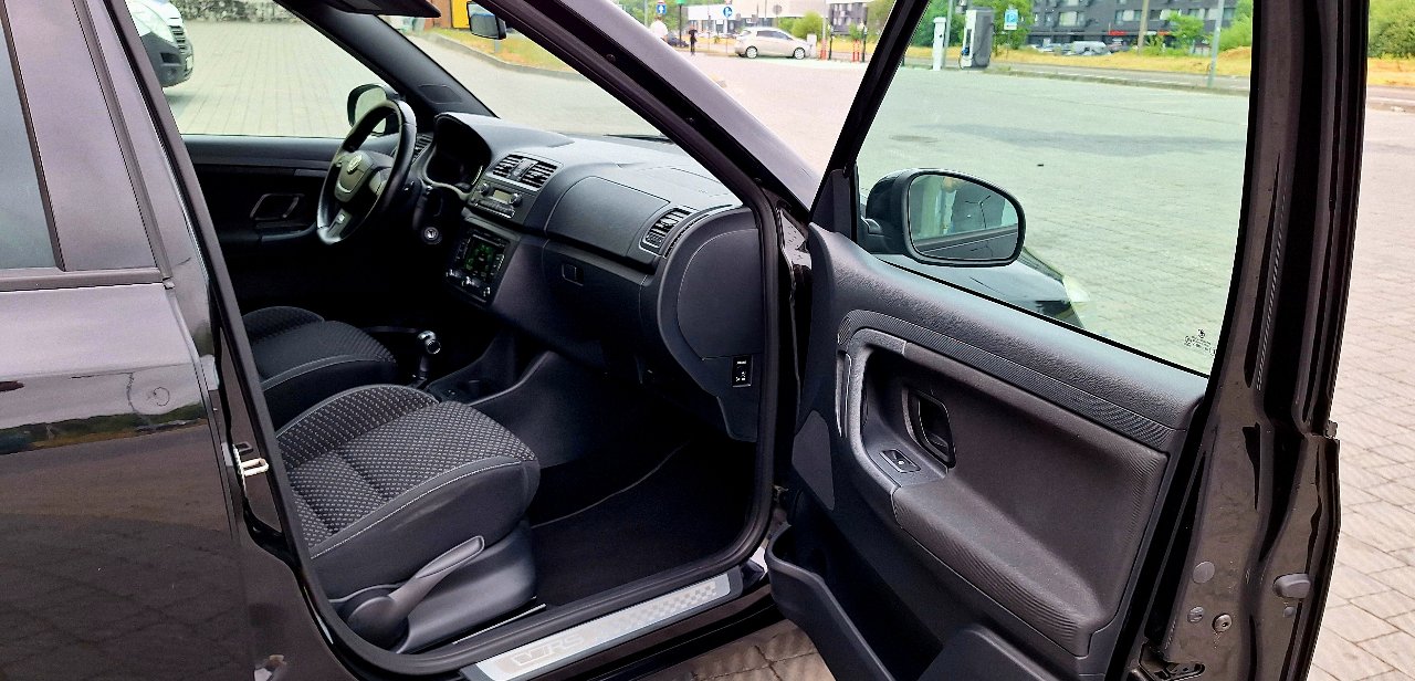 Skoda Fabia RS - фото 17