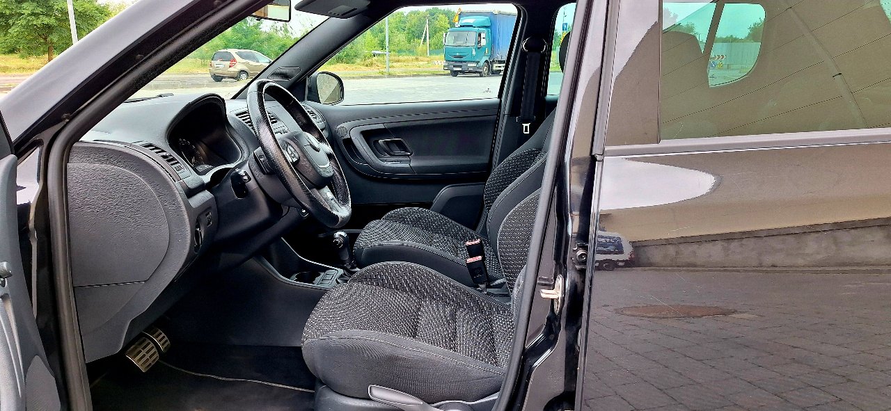 Skoda Fabia RS - фото 8