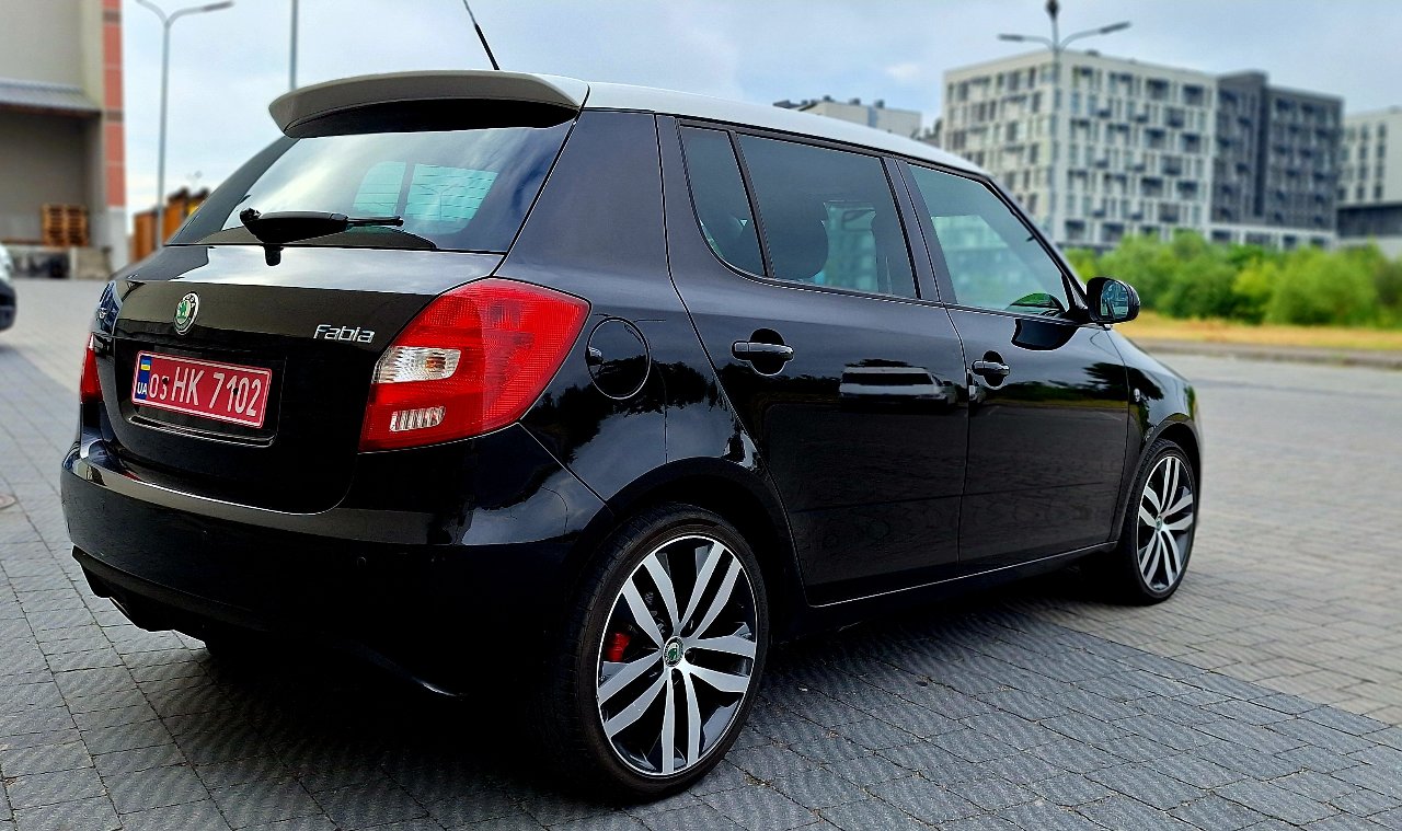 Skoda Fabia RS - фото 12