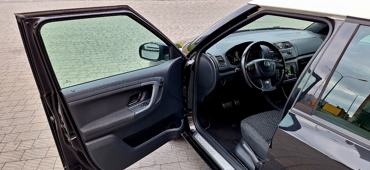 Skoda Fabia RS - фото 2