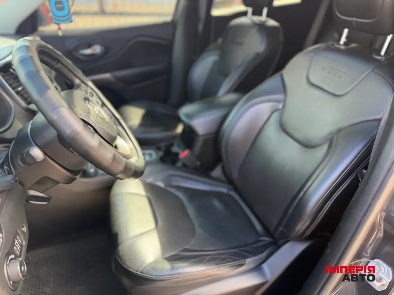 Jeep Cherokee - фото 7