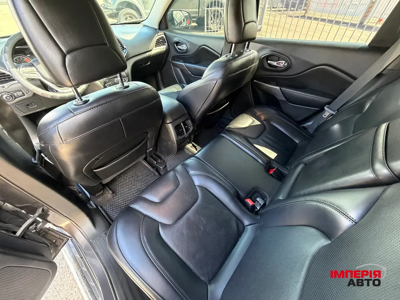 Jeep Cherokee - фото 17