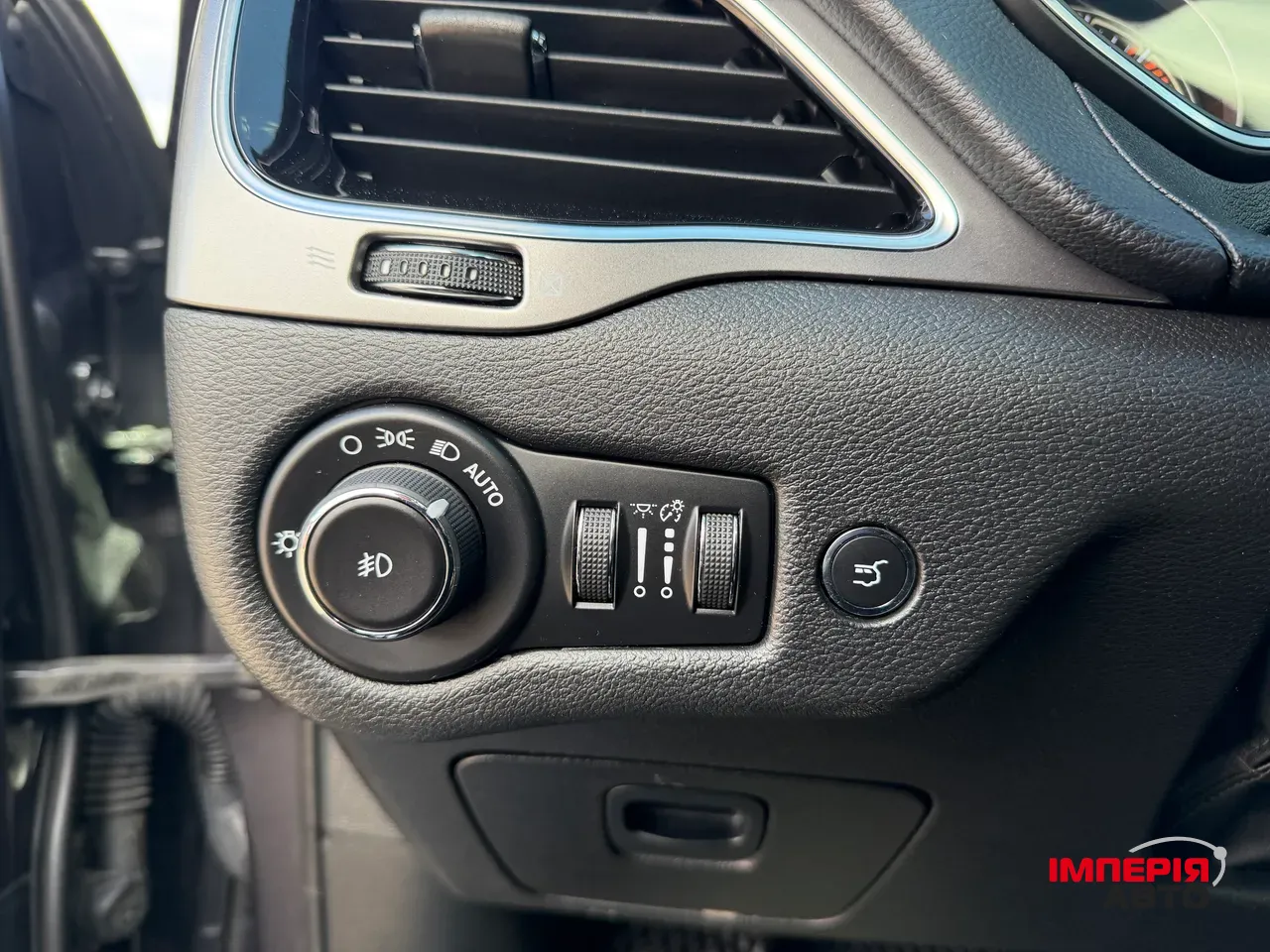 Jeep Cherokee - фото 11