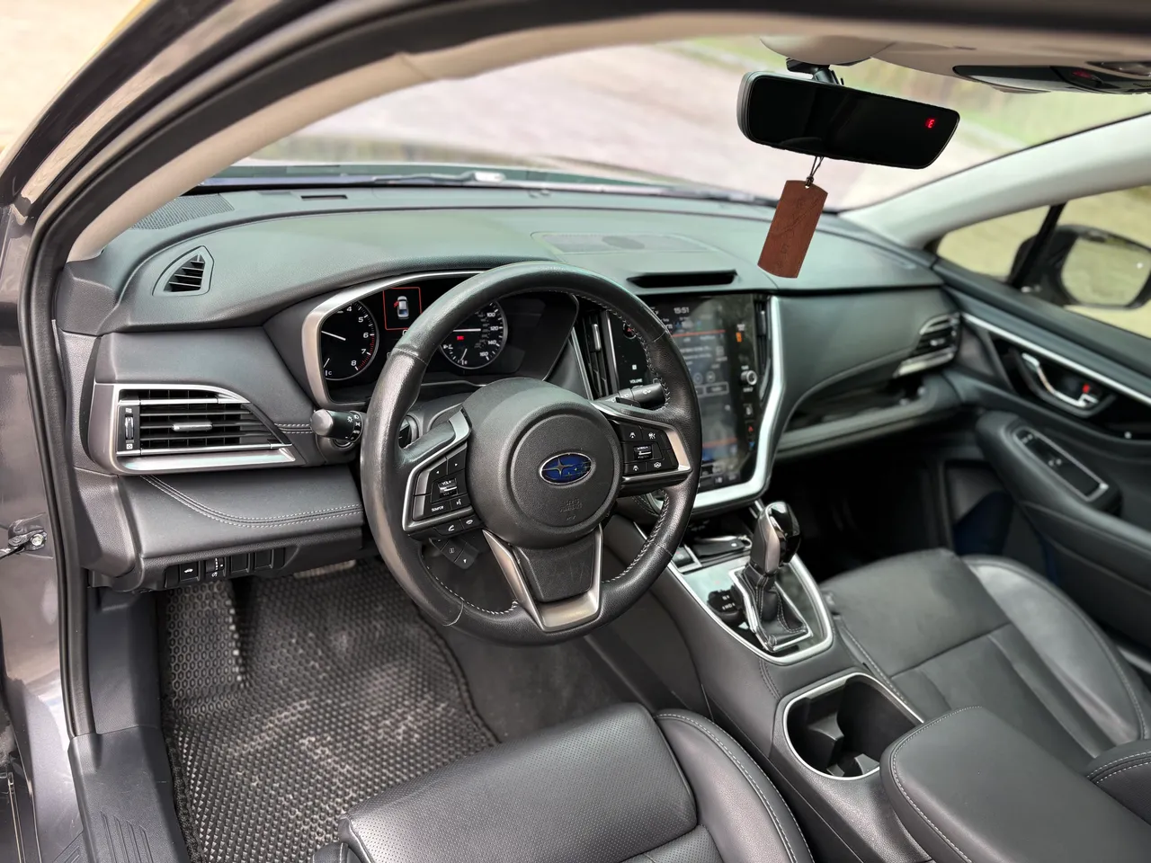 Subaru Legacy - фото 8