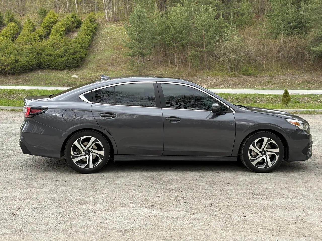 Subaru Legacy - фото 2