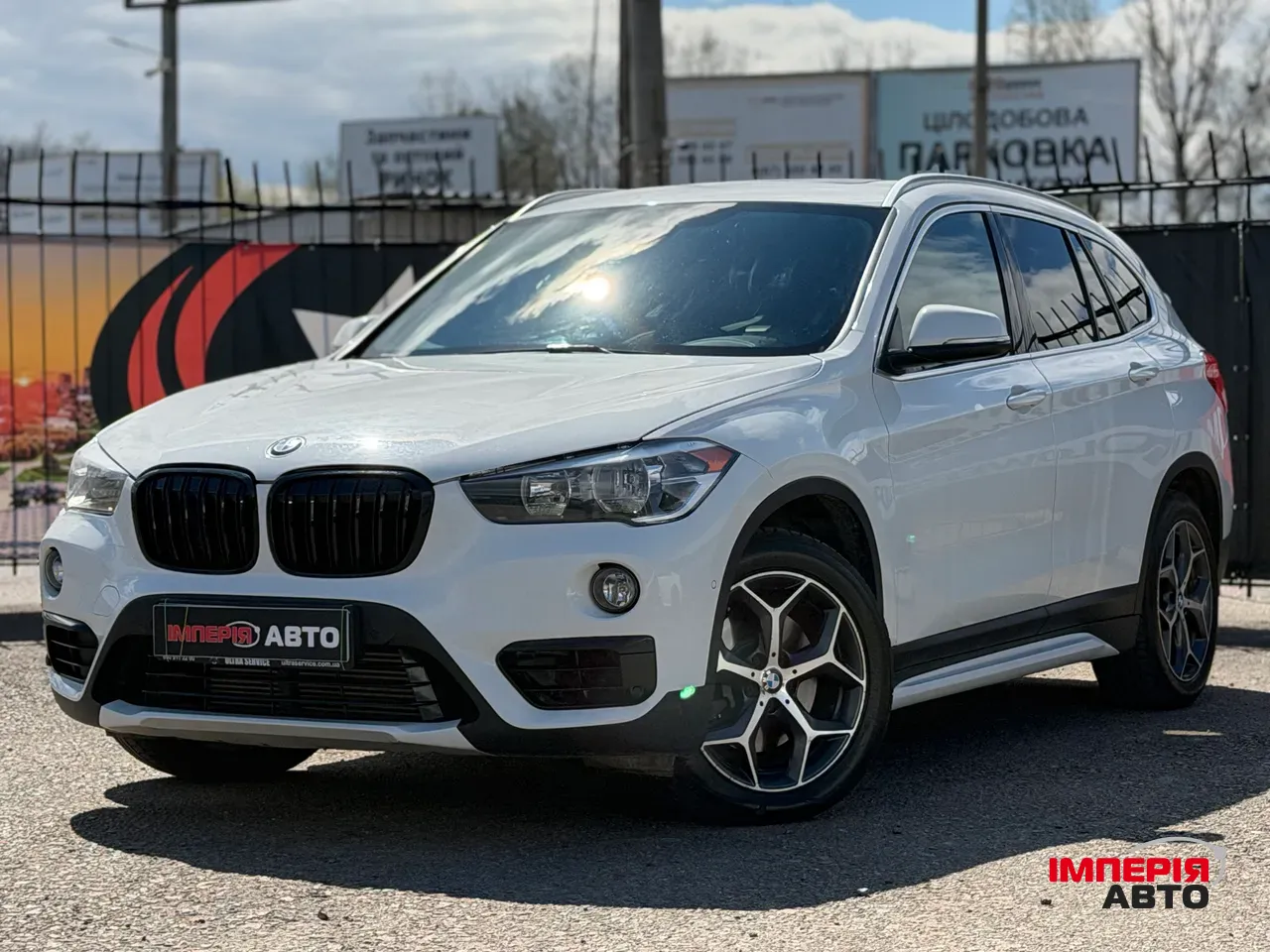 BMW X1 - фото 1