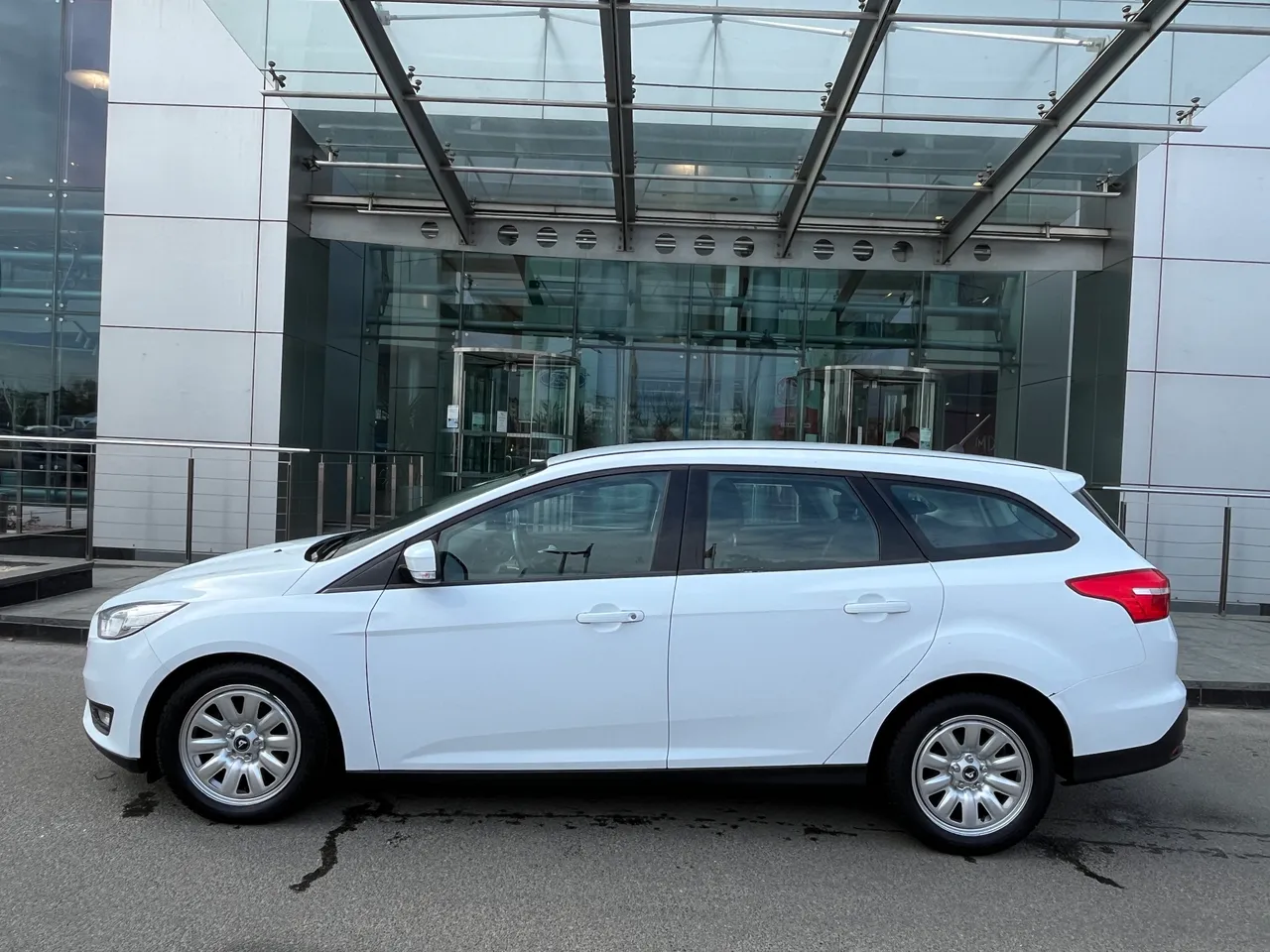 Ford Focus - фото 9