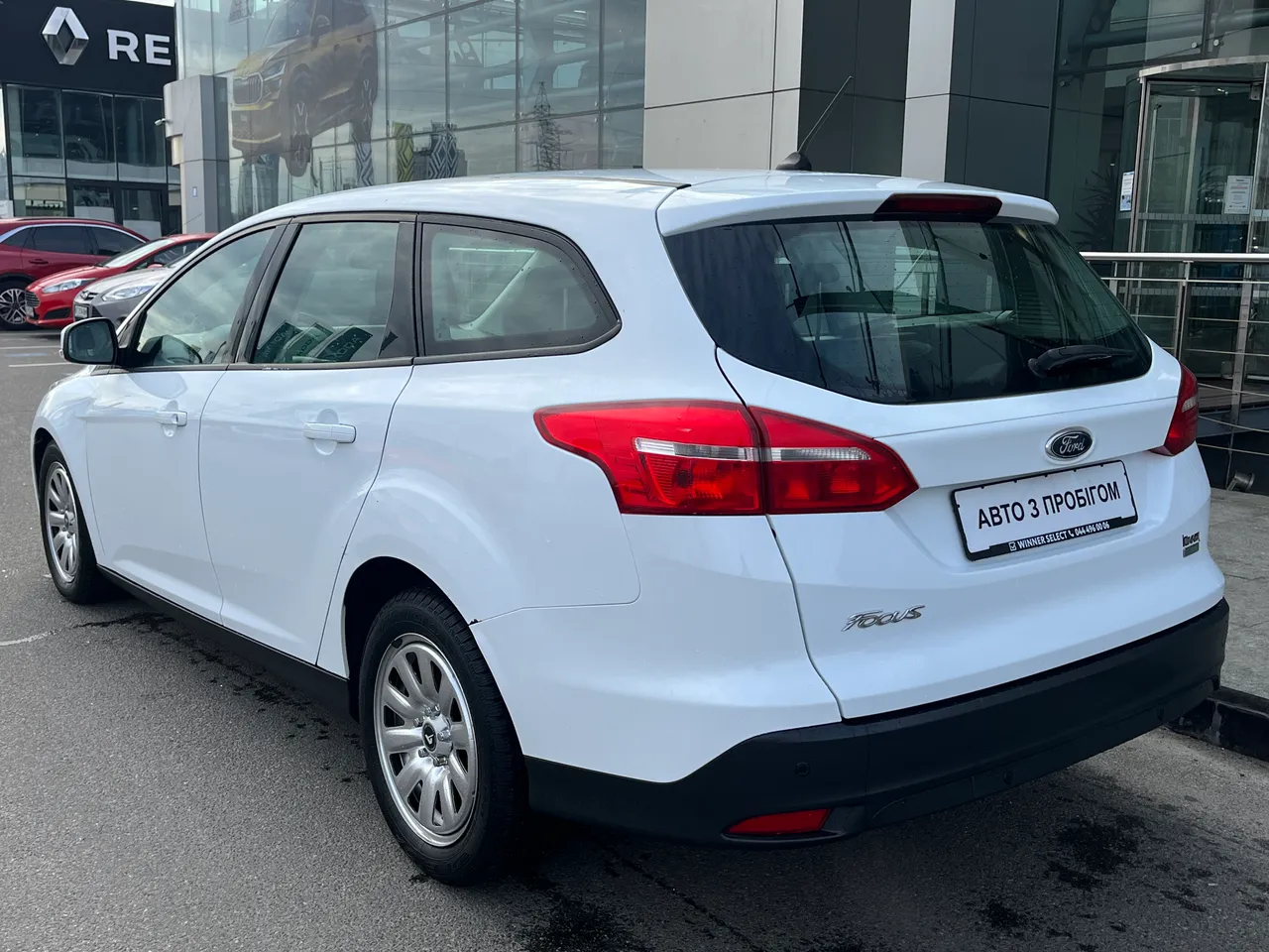 Ford Focus - фото 8