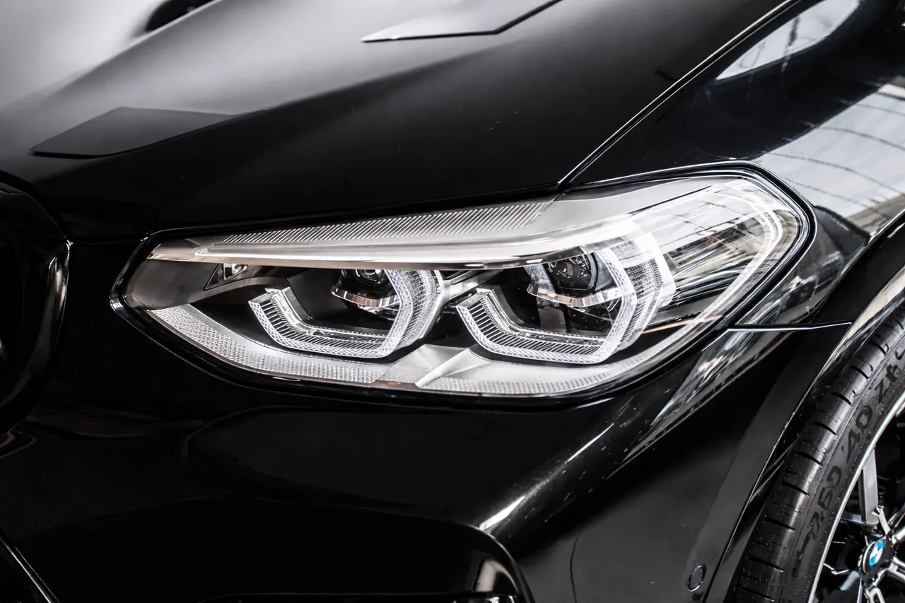 BMW X4 M - фото 21